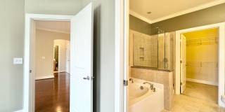 2 Bedroom in Winstead Commons! Convenient to Lawndale Dr, Battleground Ave, and More! 2 Bedroom in Winstead Commons! Convenient to Lawndale Dr, Battleground Ave, and More! Gallery 14