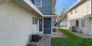 Remodeled 2 bedroom 1 bath townhouse Gallery 1