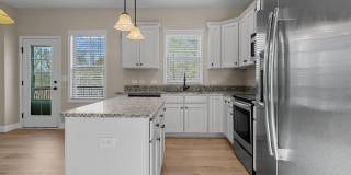 204 Sandy Springs Road Gallery 13