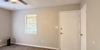 2116 Greenoaks Road - 1B Gallery 3