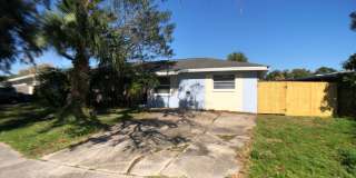 2 bedroom 1.5 bath Waterfront Duplex Gallery 1