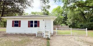 Charming 2-Bedroom Home Gallery 1