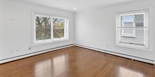 65 E River Road Gallery 31