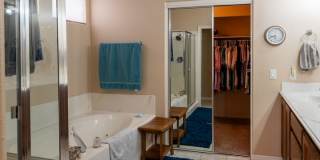 Available 10/1/26 - Furnished 3 bed, 2 Bath Home For Rent Gallery 18