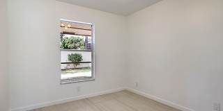 320 NE 42nd Street Gallery 24