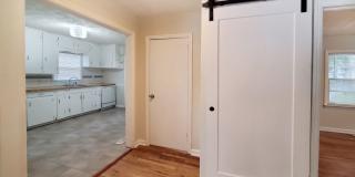 COMING SOON! Cutest 2/1 Bungalow in Hapeville - Housing Vouchers Accepted Gallery 9