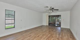 3 Beds 2 Baths Home with Jacuzzi & 2-Car Garage in Clearwater! Gallery 30