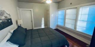 725 Peach Street Gallery 18