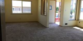 Fresh 3 bedroom + bonus room house minutes away from the beach! Gallery 4