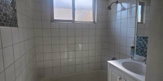 Adorable 2 bed 1 bath Gallery 17