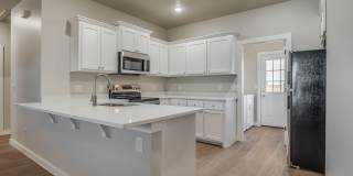 Charming 2-Bedroom Rental – Pet Friendly Gallery 1