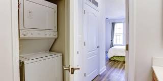 1 bed/ 1 bath Right off Meridian Hill Park with Reserved Parking! Available July 10! Gallery 15