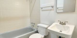 Bayview Apartments Gallery 102