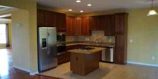 25575 AMERICA Square Gallery 12