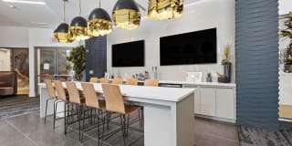 Midtown 205 Gallery 31