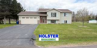 4-Bedroom, 2-Bath Raised Ranch Home in Weston Near Sandhill Meadows Park Gallery 1