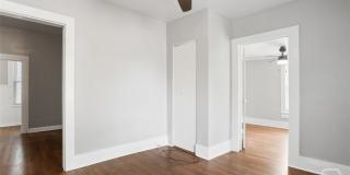 1023 W 37th Street Gallery 21