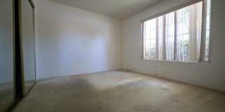 Big Pool Home/Huge Lot/3 car garage/Pets Welcome Gallery 18