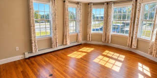 Single Family Cape House in Portsmouth, NH|Available Now! Gallery 1