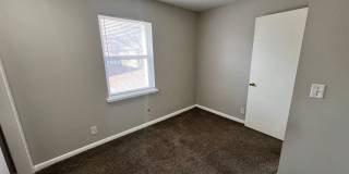 2-Bed, 1-Bath Apartment with Garage Parking! Gallery 7