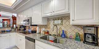 Waterfront! 2 bedroom 2 bath plus bonus room Gallery 1