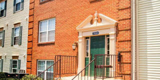 7050-7136 Ducketts Lane Gallery 124