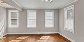 Charming 2 Bedroom Home Just Blocks from USC Campus with Great Parking & Move-In Ready Appeal Gallery 8