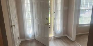 Spacious and Spectacular! 4 Bedroom home on gorgeous lot. Gallery 17