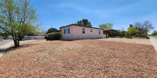 4 bed 2.5 bath 4 bed 2.5 bath Gallery 3