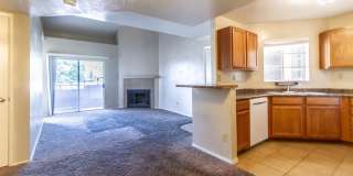 Great 2 bed/2 bath Condo Gallery 1