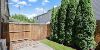 Lovely 3 bedroom/2.5 Bath Townhouse Gallery 18