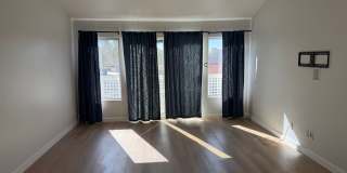 Top-Floor Harbor Walk Apartment - Updated 1 Bedroom Gallery 1