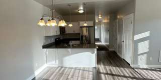 Bright and Modern 3 Bed Condo in Prime Location with Pool & Clubhouse!! Bright and Modern 3 Bed Condo in Prime Location with Pool & Clubhouse!! Gallery 4