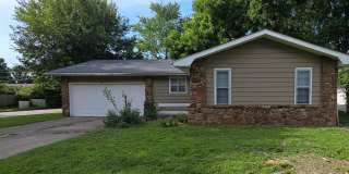 3 Bedrooms, 2 baths, 2 Living Areas!  $1,295! Gallery 1
