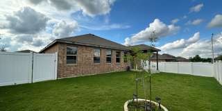 Exquisite Single-Story Corner Lot Charm in Austin's Onion Creek Community Gallery 25