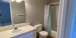 4036 Greenleaf Street Gallery 13