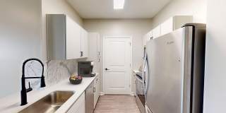 Double Creek Flats Apartments Gallery 4