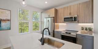 The Henslow Daniel Island Apartments & Townhomes Gallery 5