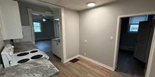 Charming Lower Unit 1 Bedroom with Gourmet Kitchen Gallery 6