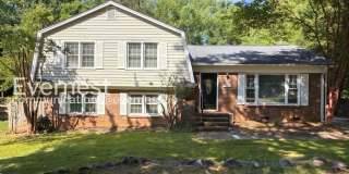 400 Wilcrest Drive Gallery 1