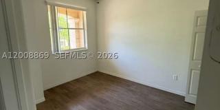 2311 NE 42nd Cir Gallery 10