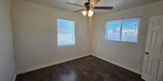 2 Bed WITH OFFICE 1 Bath AND WASHER/DRYER HOOK UP! Gallery 6