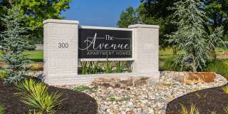 The Avenue Gallery 32