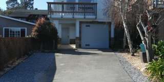 671 Lily Street - Upper level Gallery 1