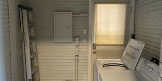 1114 W 8TH A&amp;B Gallery 15