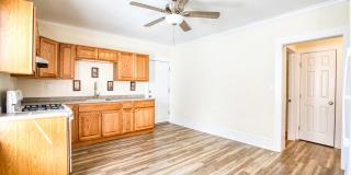 OR BEST OFFER **SPACIOUS FIRST FLOOR 2 BEDROOM WITH WASHER/DRYER SEPARATE DINING ROOM Gallery 5