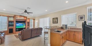 19500 SW 39th Ct Gallery 33