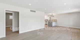 6819 E. Paradise Parkway Gallery 7