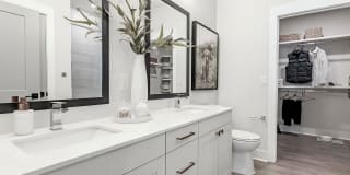 Novel Cary Gallery 3