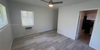 311 SW 11th Ct Gallery 23